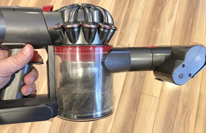 Comment vider dyson v8 ?